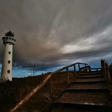 בית נופש Cozy Tiny House Egmond Aan Zee- 500m From Beach-north Sea *